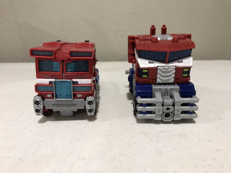 Siege Galaxy Upgrade Optimus Prime  (19 of 28)